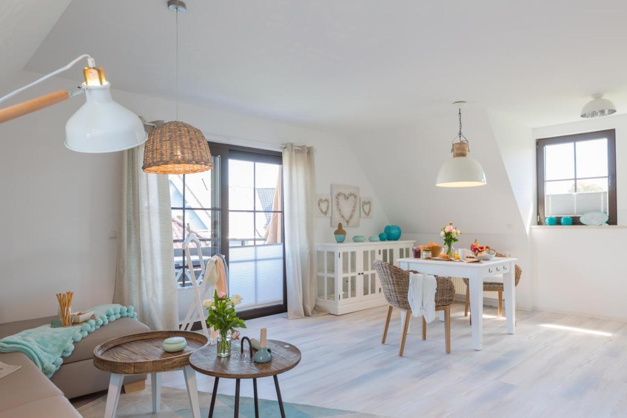 Ferienwohnungen Haus Am Strand Zingst Exterior foto